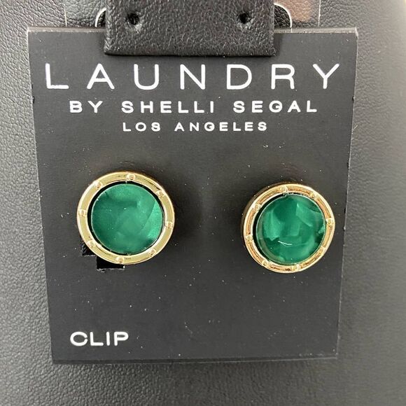 LAUNDRY by Shelli Segal Gold Emerald Green Round Clip Earrings - Picture 1 of 4
